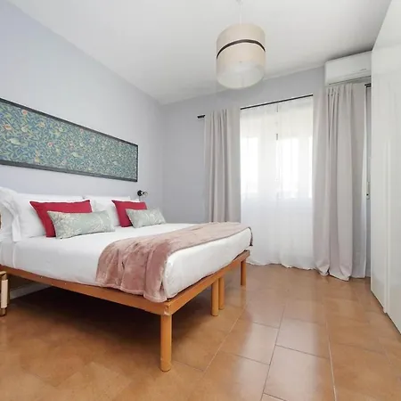 Ostiense Station Penthouse *
